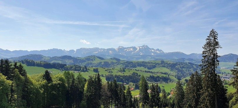 Aussicht vom Gartenrestaurant der Waldegg auf den Alpstein