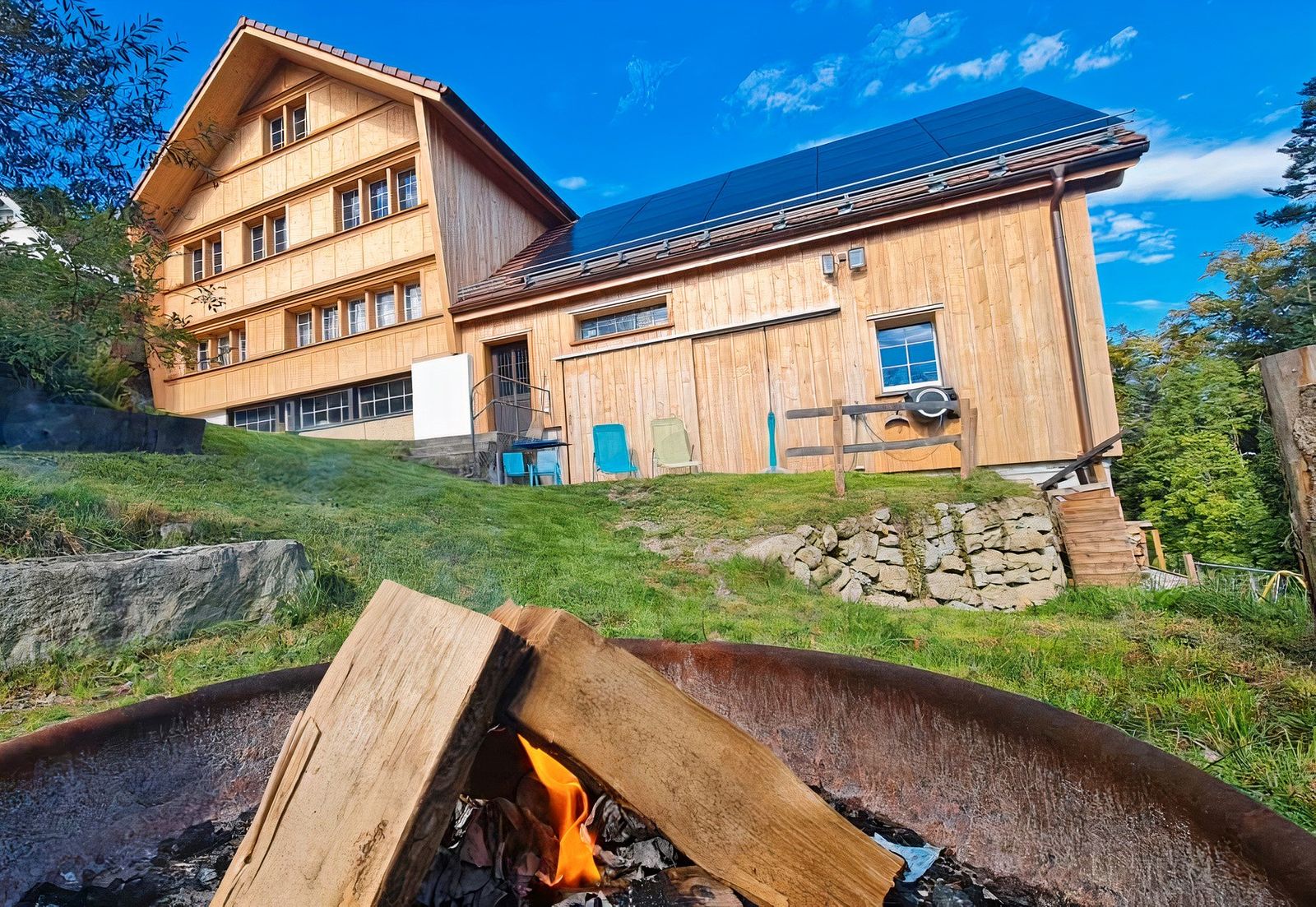 Landhaus und Bienenhaus zusammen mieten – Platz für 15 Personen